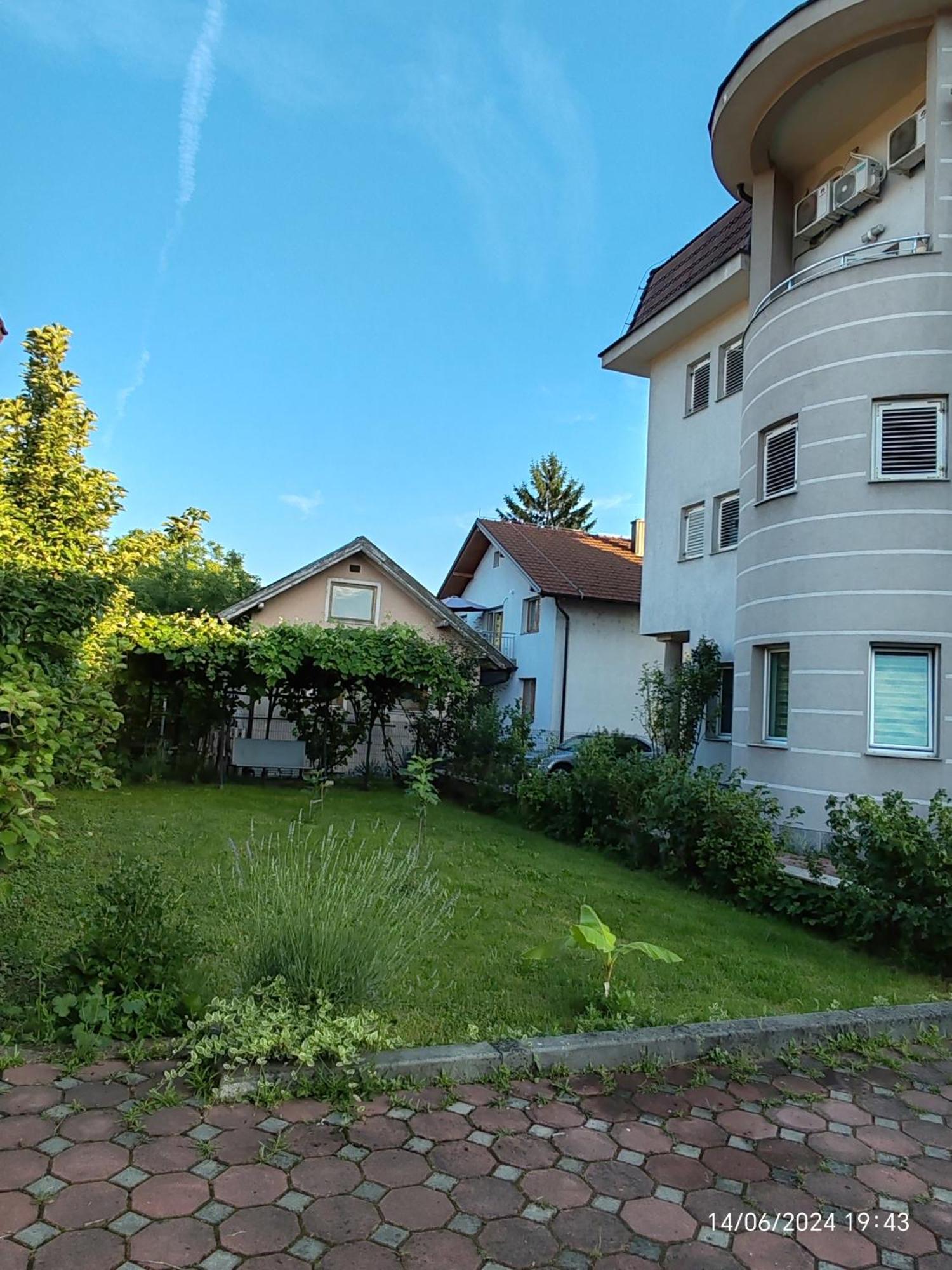 Guesthouse Jelic Teslić Buitenkant foto